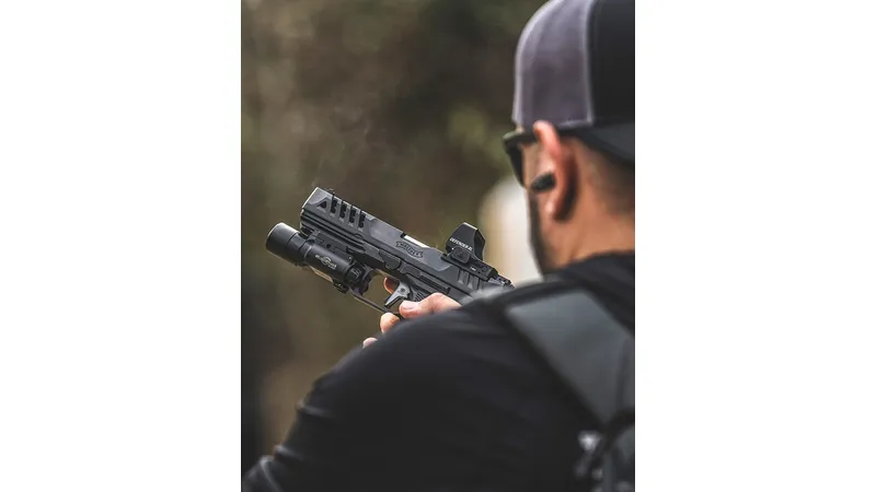 vtx_defender-xl_red-dot_dfxl-mrd2_web-resize__2_